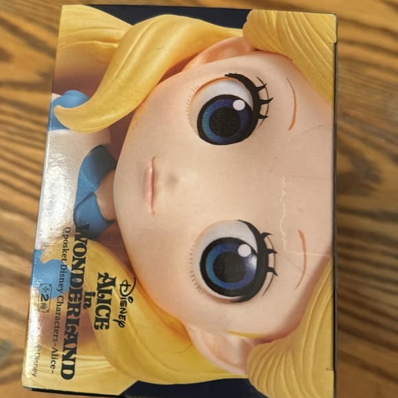 Alice QPosket collectible - Picture 2 of 3